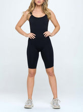 Load image into Gallery viewer, Tight fit