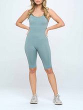 Load image into Gallery viewer, Tight fit